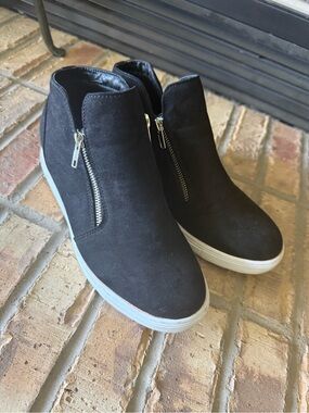 Cushionaire Women's Black Wedge Sneaker Boot with Side Zipper